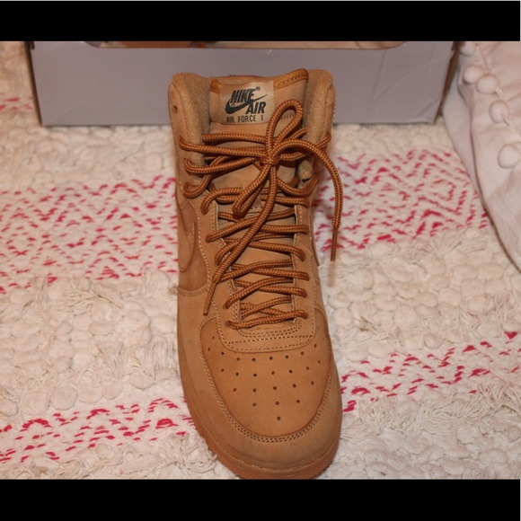Nike Air Force 1 High - Picture 2 of 4